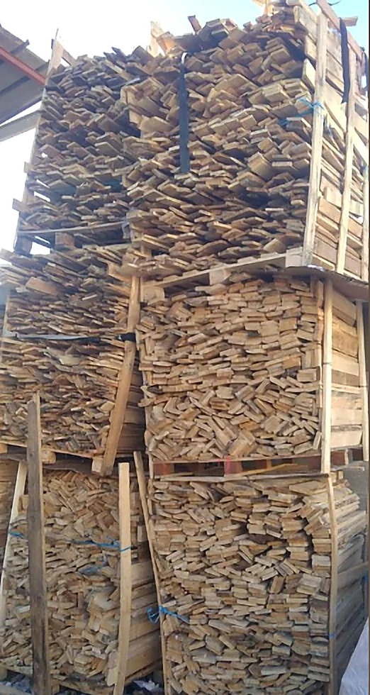 Bois perdu : grandes piles de planches de palette